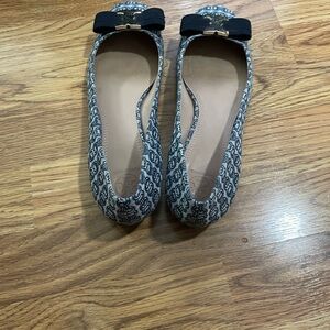 Tory Burch! Women's Black and Gray Patterned Flats